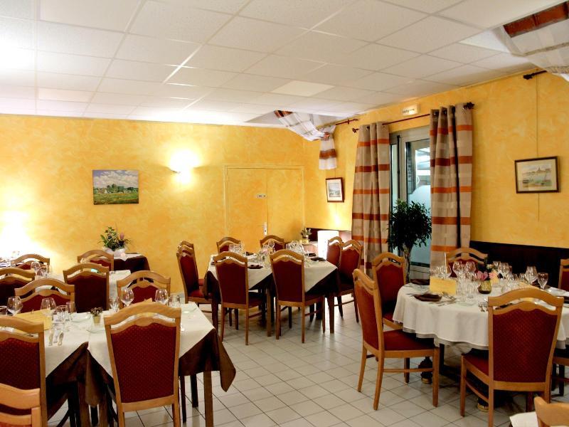 Auberge Du Cheval Blanc Beaumont-Pied-de-Boeuf (Sarthe) Exterior foto